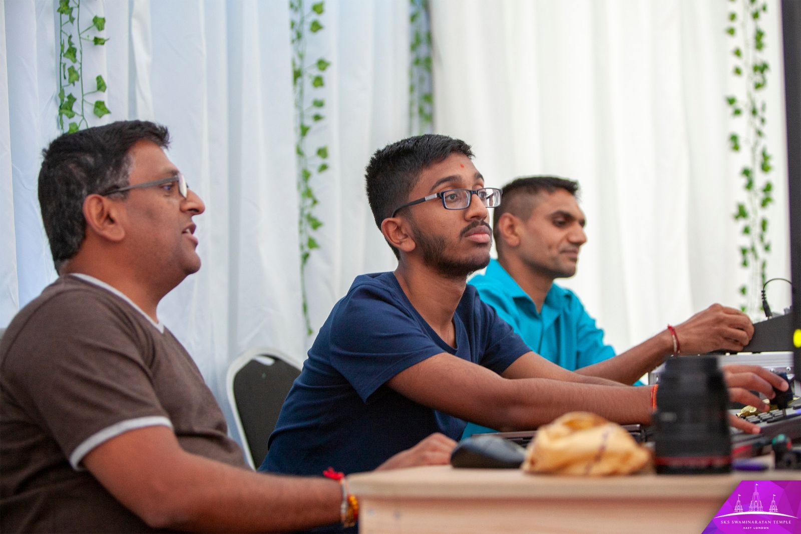 ©1987-2017 SKS Swaminarayan Temple East London